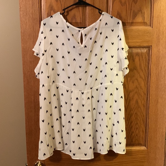 Torrid ruffle sleeve blouse - Picture 3 of 3